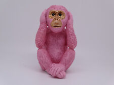 Deko Affe Schimpanse sitzend nichts hören Polyresin Rosa Cor Mulder Figur