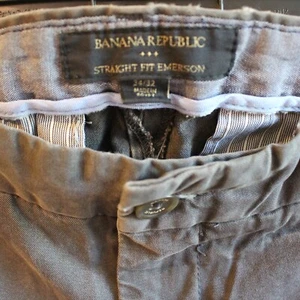 Banana Republic -- Emerson Chino Hose, grau Medium Wash, Straight Fit 34x32  - Bild 1 von 12