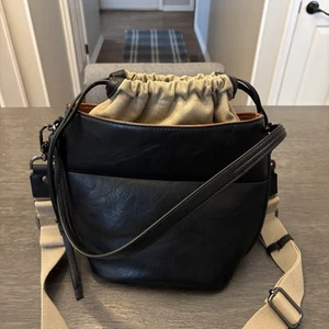 Sydney Love Trends Vegan Leather Drawstring Bucket Crossbody Black Bag NEW - Picture 1 of 12