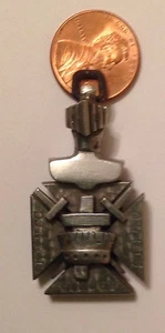 TX ESTATE RARE ANTIQUE MASONIC KNIGHTS TEMPLAR SILVER TONE MEDAL FOB PENDANT - Picture 1 of 5