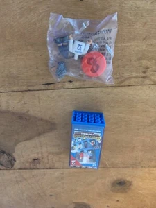 Estrellas del deporte fútbol assou-ekotto construcción de personajes micro figuras en exhibición - Imagen 1 de 1