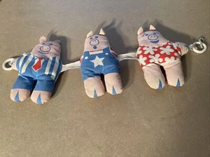 1977 JOHNSON AND JOHNSON PLAYPATH 3 PIGS STUFFED ANIMAL PLUSH BABY CRIB TOY - Picture 1 of 10