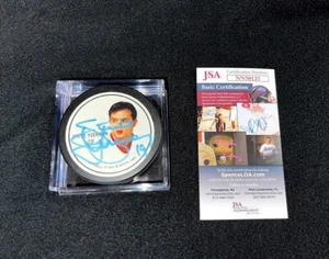 Steve Yzerman Signed Detroit Red Wings Photo Puck JSA COA - Picture 1 of 2