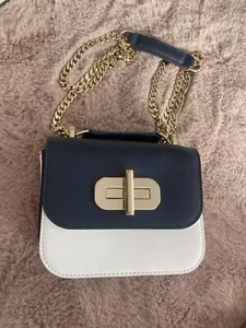 Tommy Hilfiger Crossover Bag with Gold Chain. Navy, White And Red. BNWT. - Picture 1 of 4