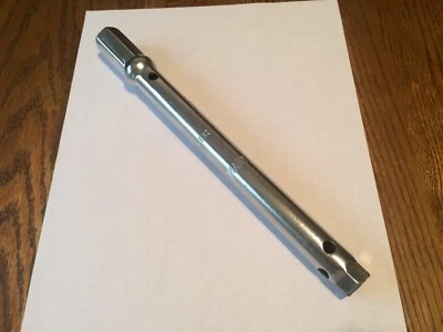 Herramienta de neumático de repuesto OEM Mercedes Benz R129 Sl500 Sl320 Sl  Foto 1 de 3