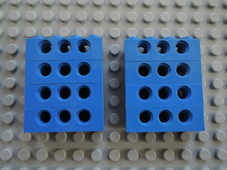 LEGO 8 x Technic Stein 3701 Lochbalken blau 1x4 3 Löcher - Bild 1 von 1