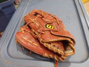 COLLECTIBLE WILSON SIGNATURE MODEL A2123 BASBALL MITT - Picture 1 of 3