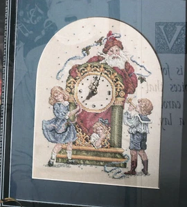 Leisure Arts Santa's Uproar Uhr Weihnachten Kinder einzeln Kreuzstichmuster - Bild 1 von 1