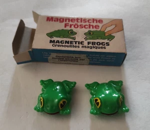 Vintage MAGNETO grenouilles magnetiques - Magnetic Frogs Western Germany - Imagen 1 de 10