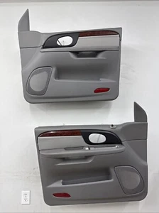 02-09 GMC Envoy Front Door Panels Power OEM Light Gray Grey / Wood Grain READ! - Picture 1 of 12