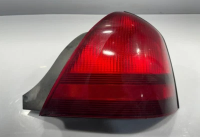 Luz trasera derecha Mercury Grand Marquis 2003-2011 P/N 1W3X-13B504-AF0R OEM Foto 1 de 4