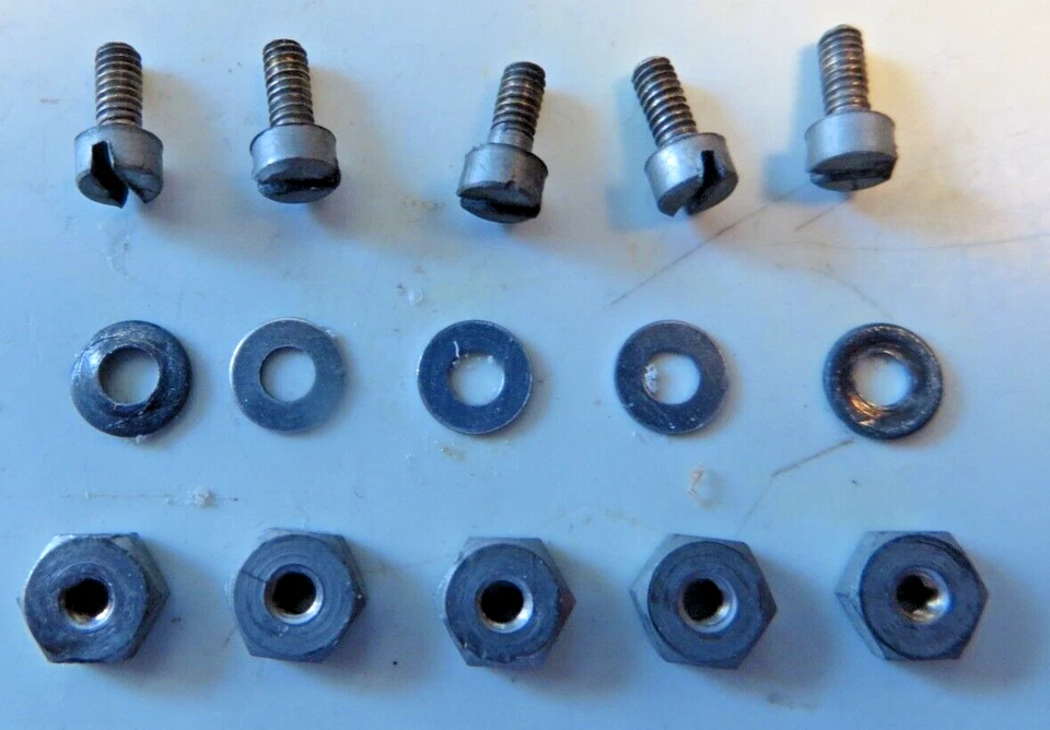 5 X Märklin H0 7004 Overhead Line Mounting Set - Image 1 of 1