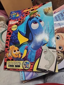 Disney's Finding Dory Coloring & Activity Book Color and Play - Imagen 1 de 5
