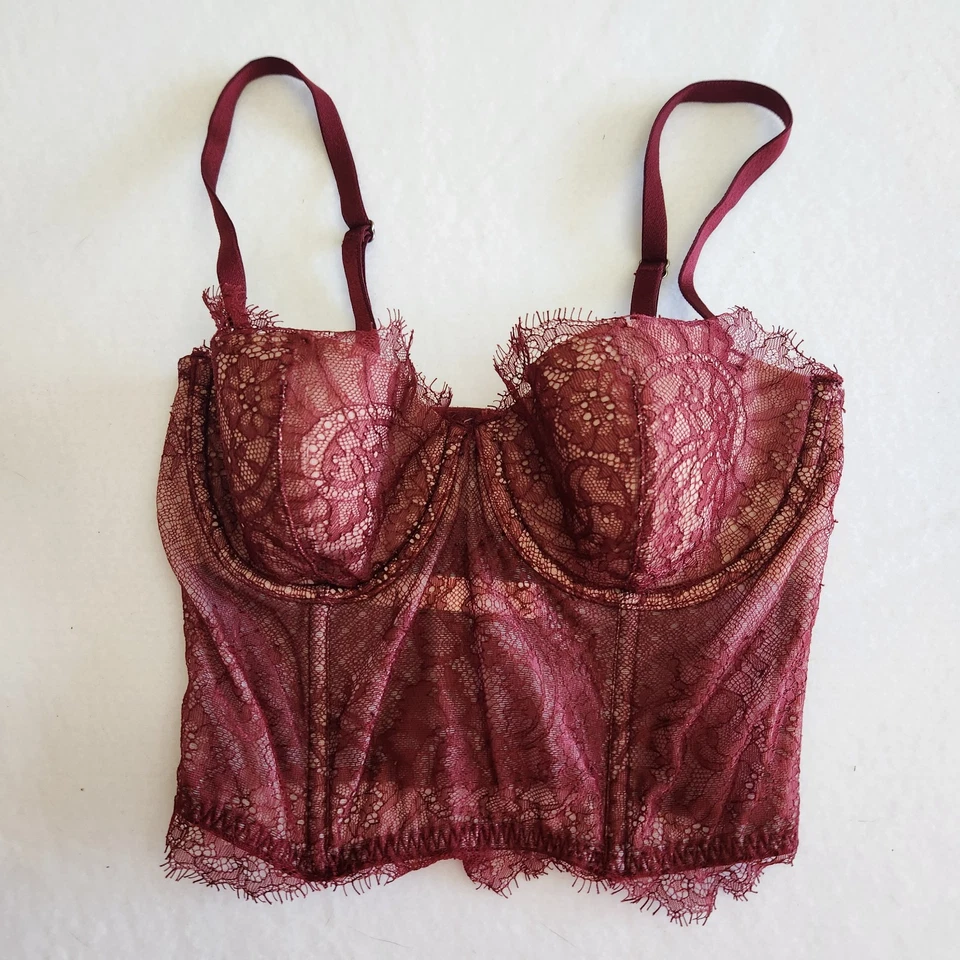 Top Victoria's Secret Dream Angels rojo borgoña encaje ganchillo con deshuesado 32C Foto 1 de 4
