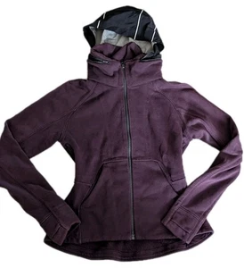 Lululemon Destination Damen-Hoodiejacke schwarz Kirsche Größe 4 gebraucht, in einwandfreiem Zustand versteckte Kapuze - Bild 1 von 19