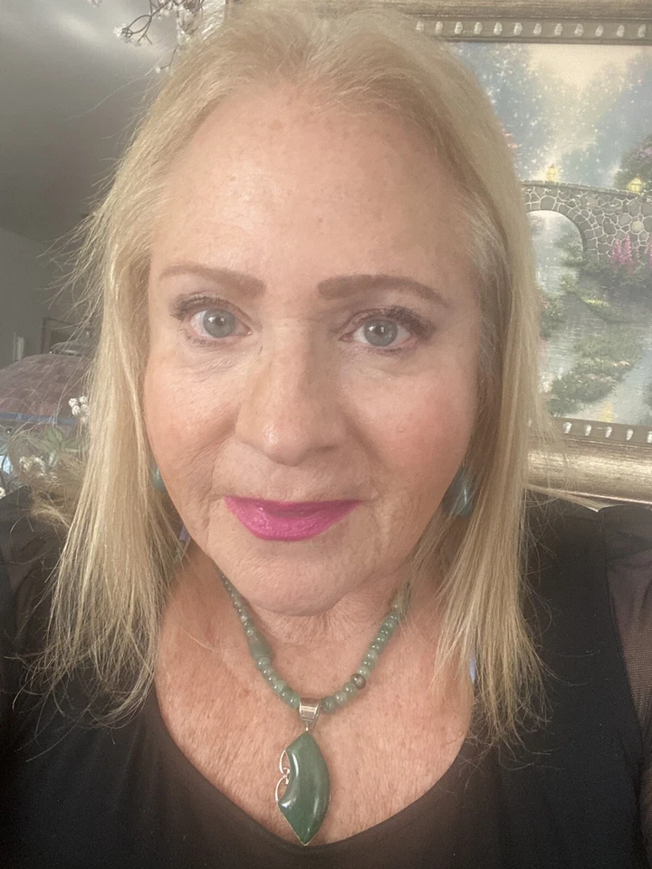 JAY KING 4 PIECELOT GREEN BEADED NECKLACE, PENDANT, DROP & EMERALD EARRINGS💚 - Image 1 of 4