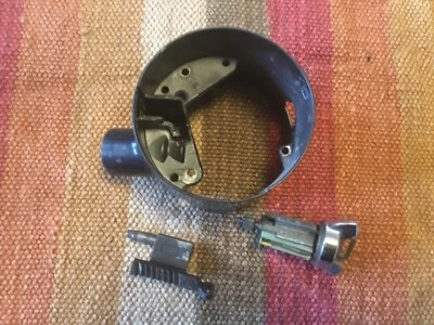 1980 1991 Ford Truck Bronco TILT Steering Column Flange Housing Key Upper 91 87 - Image 1 of 2