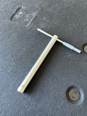 HERRAMIENTA MALETERO BMW M5 M3 E38 E39 E46 540i 750iL 740iL 740i 325i 525i 330i Foto 1 de 4