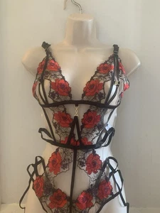 Ann Summers Caged Rose Crotchless Body Black/Red M RRP 38 - Picture 1 of 11