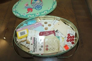 Vintage Tin Storage Tray With Lid and Folding Handles With Vintage Button Sets - Picture 1 of 5