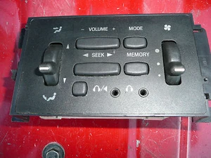 98 99 00 FORD EXPLORER REAR CLIMATE CONTROL RADIO F87F-18C858-AC - Picture 1 of 3