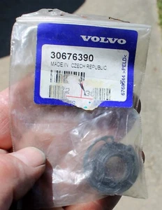 2005-2015 Genuine Volvo Clutch & Pulley Compressor Seal Kit 30676390 - Picture 1 of 4