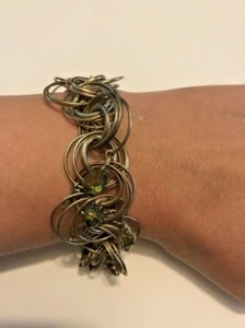 MARK Peridot Green Beads and Gold Tone Circle Link Bracelet Costume Jewelry - Picture 1 of 2