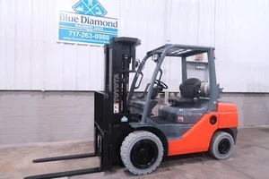 2015 Toyota Forklift, 8FGU30, 6,000# Pneumatic, QUAD Mast, Dual Fuel, Sideshift - Picture 1 of 13
