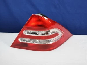 🏅 2001 - 2004 Mercedes W203 C Class Rear Right Passenger Tail Light OEM 🏅 - Picture 1 of 6