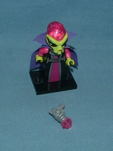 SERIES 8, ALIEN VILLAINESS FIGURE - LEGO - 2012 - USED - Picture 1 of 3