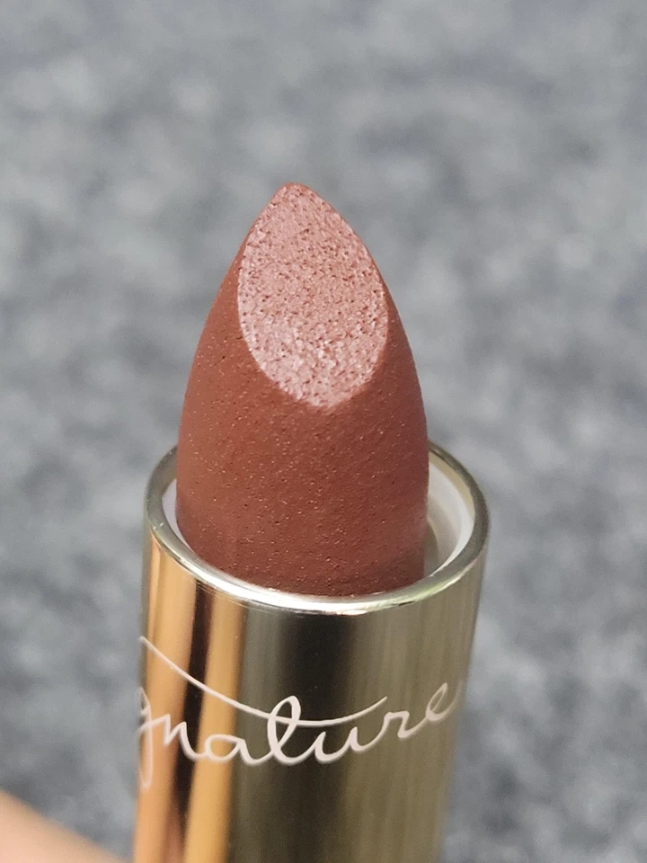 Mary Kay Signature Lipstick Hot Fudge Brown DM26 Creamy Satin Full Size New Rare - Image 1 of 4