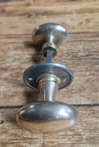 Pair of Antique Edwardian Bronze Oval/Goose Egg Door Knobs with Back Plate - Picture 1 of 9