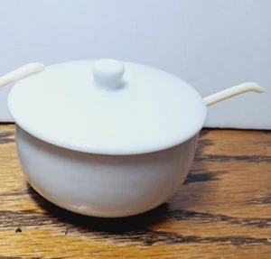  Weiße Porzellan Gewürzschale mit Löffel Japan 2 5/8" - Bild 1 von 8