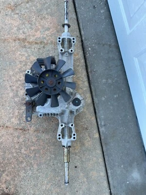 TUFF TORQ  768T2024010 HYDRO TRANSMISSION AM134582 - Изображение 1 из 3