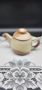 Tetera de servicio único dorada de postre vintage Frankoma **HALLAZGO ÚNICO** - Imagen 1 de 12