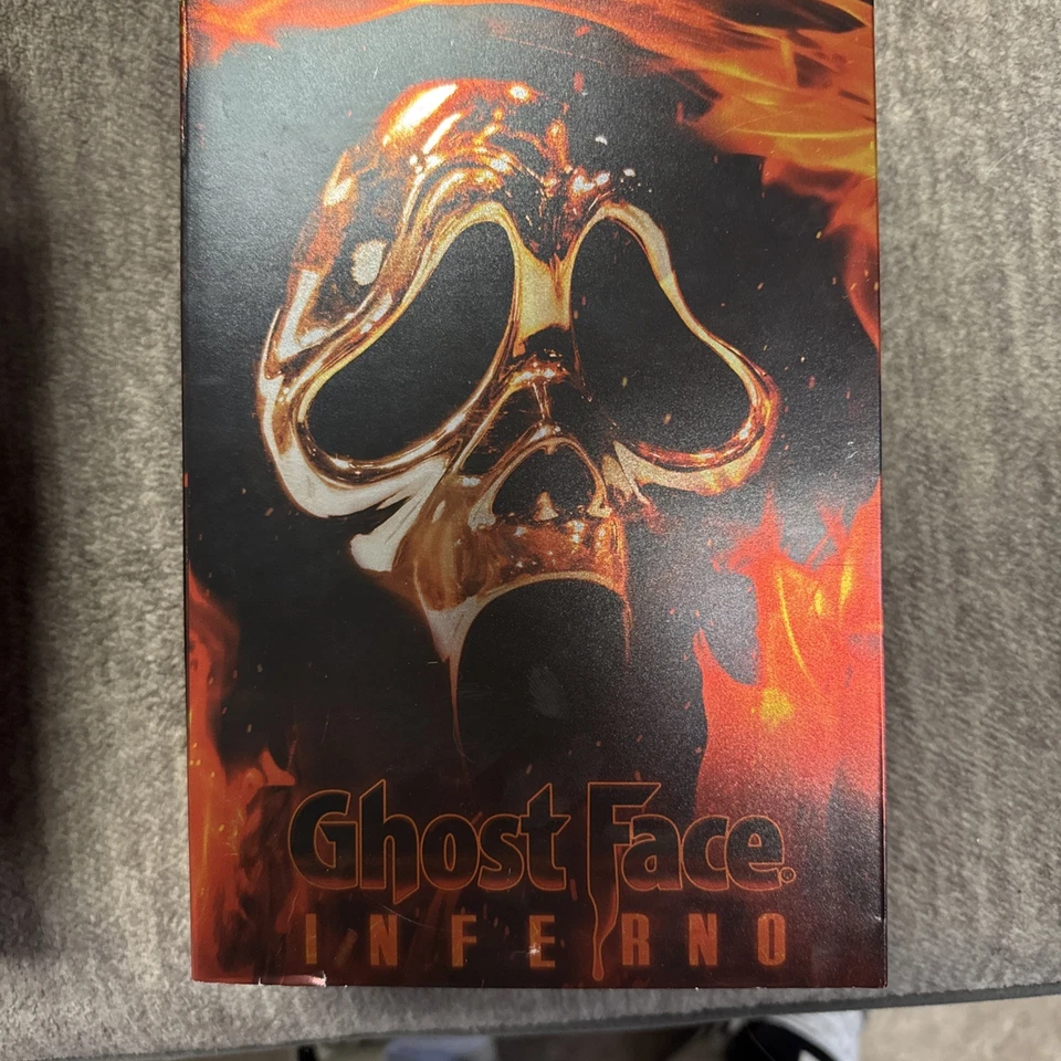 Figura de acción NECA Ultimate Ghost Face Scream firmada por Matthew Lillard JSA Foto 1 de 4
