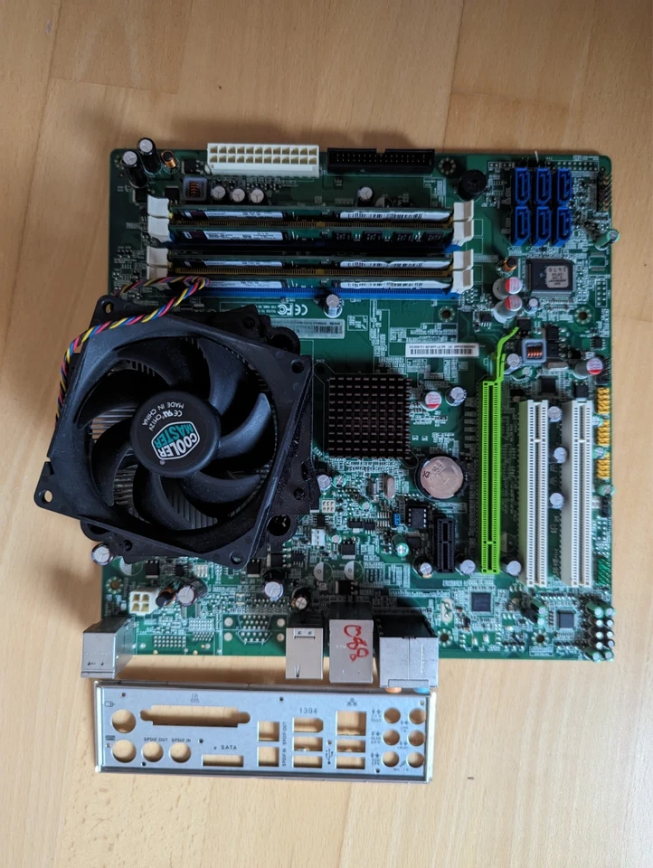 Acer Packard Bell iMedia MB.U1209.002 Mainboard LGA775 +E7400+8GB - Bild 1 von 2