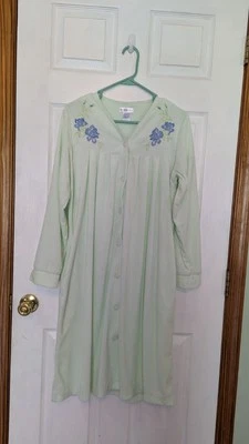 Sears Fundamentals Suave Terry Snap Frontal Bata Bolsillos Verde Pálido Algodón Poli M Foto 1 de 2