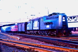 DUPLICATE EKTACHROME SLIDE PENN CENTRAL GG-1 #4886 NEWARK, NJ NEAR HUNTER TOWER - Picture 1 of 1