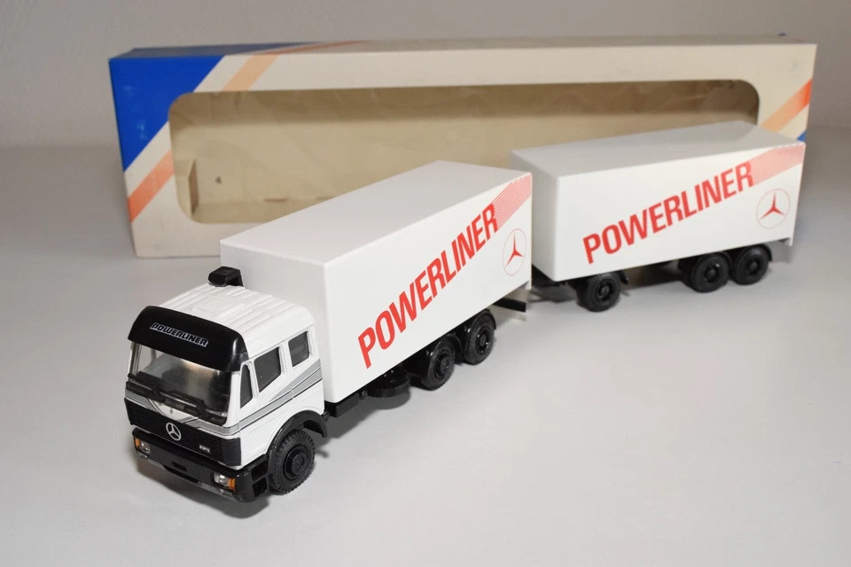 ± AUTO LEONE MERCEDES BENZ POWERLINER TRUCK CON RIMORCHIO QUASI NUOVO IMBALLA... - Immagine 1 di 1