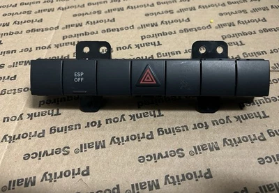 Interruptor de advertencia de botón inversor Jeep Liberty Hazard Esp 2008-2012 Foto 1 de 2