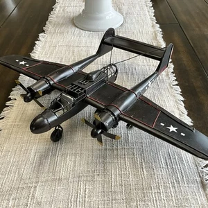 14”x19”x6” schwarz N rot Metall handbemalt 1940er P-61 Black Widow Modellflugzeug - Bild 1 von 8