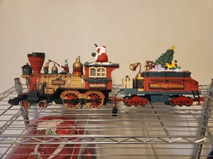 New Bright HOLIDAY EXPRESS CHRISTMAS TRAIN~Animated SANTA ENGINE & Tender L0905 - Imagen 1 de 16