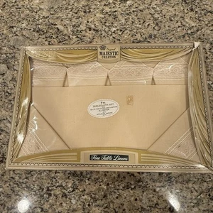 Vintage Majestic Creations beige table cloth with 6 napkins in original box - Picture 1 of 6