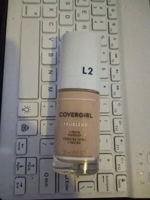 Covergirl TruBlend Hydrating Liquid Foundation, Classic Ivory L2, 1 fl oz - Image 1 of 2