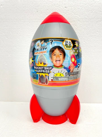 Ryan's World Galaxy Explorers Rocketship 12+ Surprises Playset 31 Pieces - NEW Cover