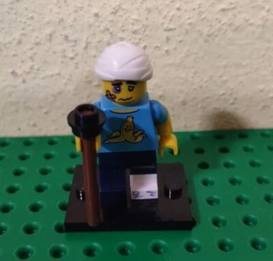 LEGO Collectible Clumsy Guy Minifigure Series 15 col15-4 Only - Picture 1 of 2