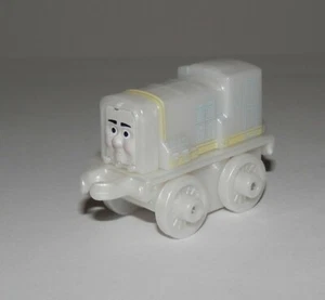 Thomas & Friends Minis 2015/1 INVIERNO PAXTON #13 - NUEVO - PONDERADO - TEMA CHILLIN' - Imagen 1 de 5