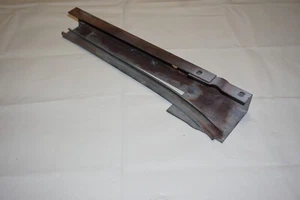 57 58 59 60 61 62 C1 Corvette Door Glass Window Guide Channel R Front GM 3753302 - Picture 1 of 6