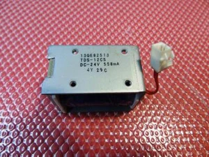 Acabado Konica Minolta FS-210 DC24V 558 mA solenoide - 13QE82513, TDS-12CS - Imagen 1 de 7